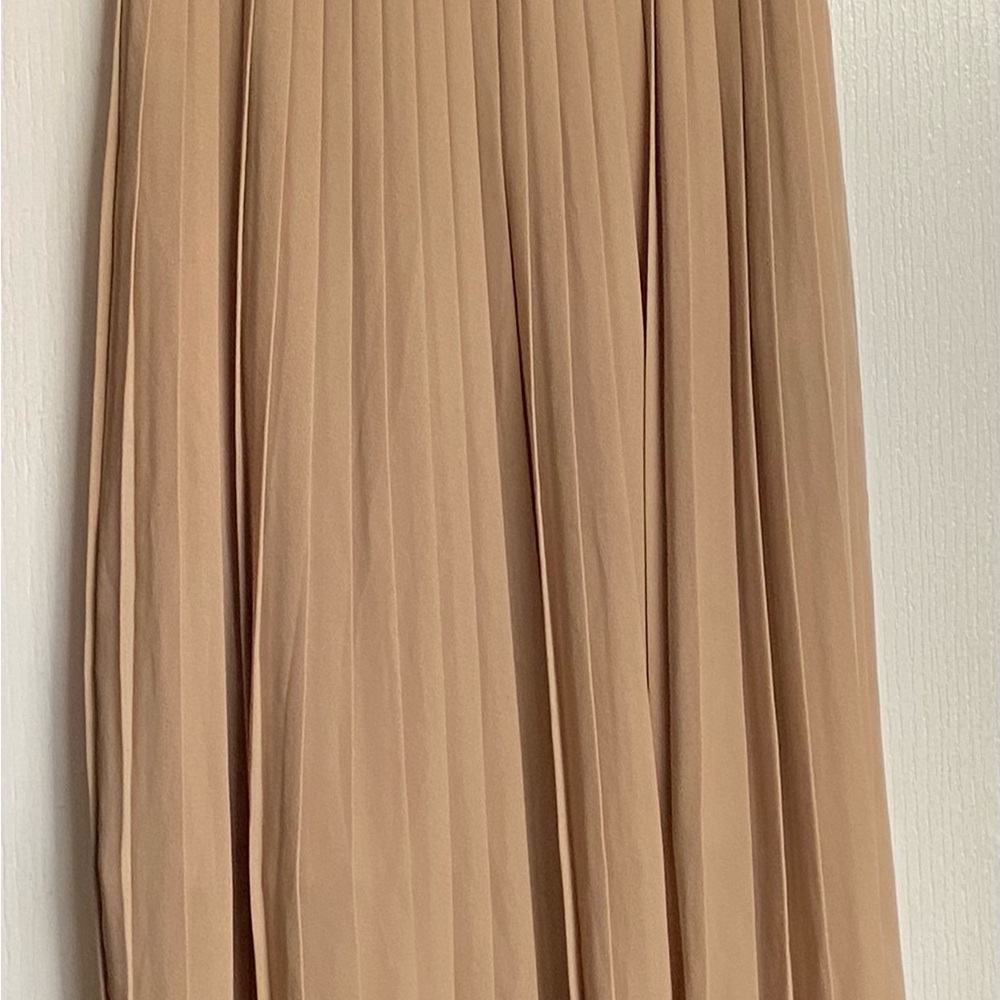Uniqlo Tan Midi Pleated A-line Skirt - Picture 4 of 8